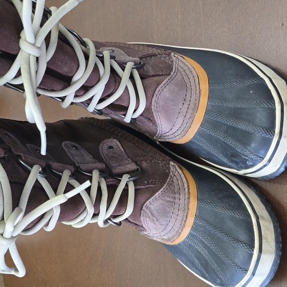 SORELl Joan Of Arctic Black & Tan Fur-Lined Boots All Weather Waterproof Sz 8 - Picture 2 of 6